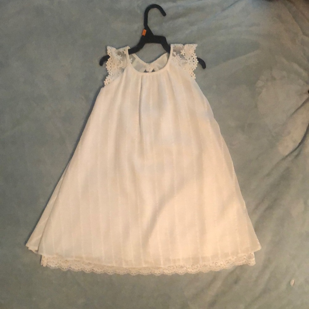 White Bonnie and jean dress size 5 in girls